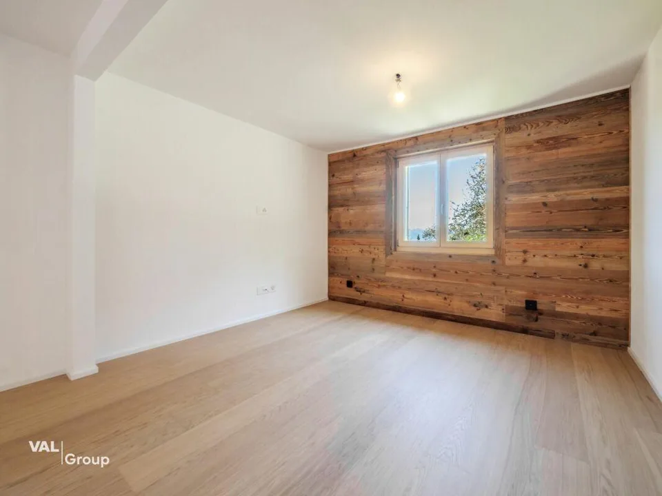 Die Chalet-Atmosphäre neu interpretiert in einer schönen 5-Zimmer-Wohnung
