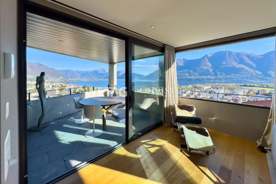 Moderne & helle Duplex-Wohnung mit Seeblick in Locarno-Monti zu ver...