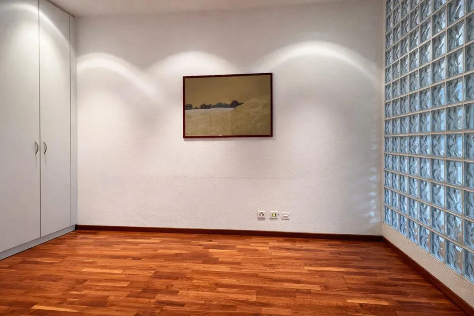 Vendesi elegante appartamento in centro Chiasso adibito a uffici
