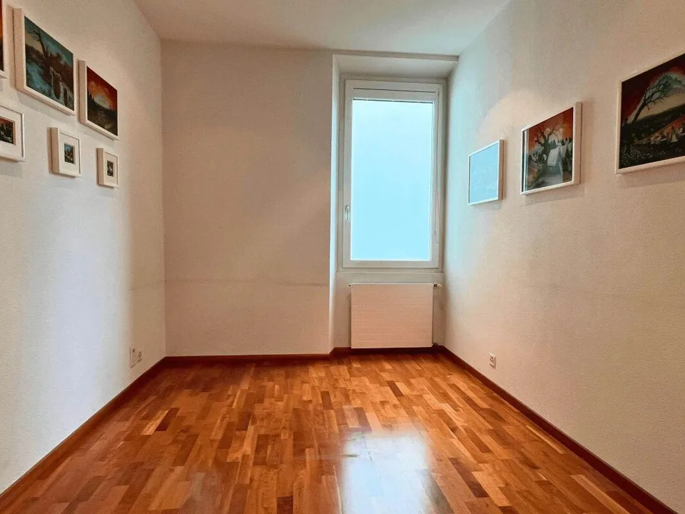 Elegantes Büroapartment in Chiasso Stadtzentrum zum Verkauf – Foto 8 von 10