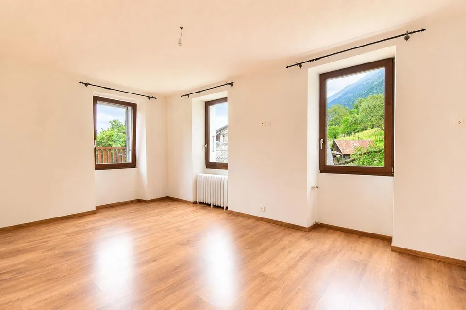 Charmant appartement de 4,5 pièces rénové au coeur du village
