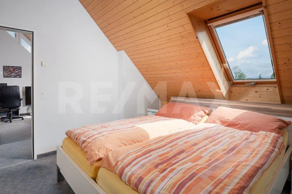 Bel appartement mansardé avec galerie – photo 9 sur 13