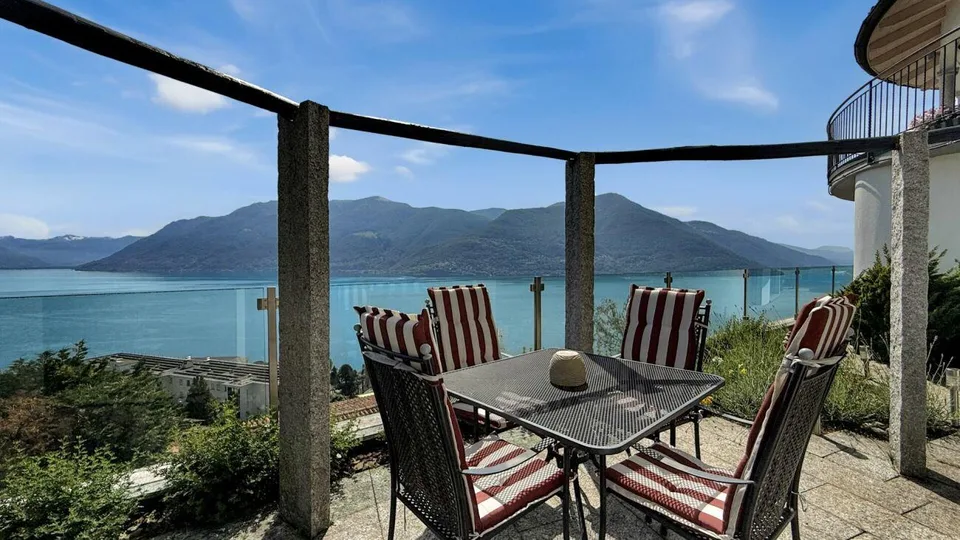 Brissago - Moderne Villa mit Aufzug und Innenpool – Foto 12 von 17