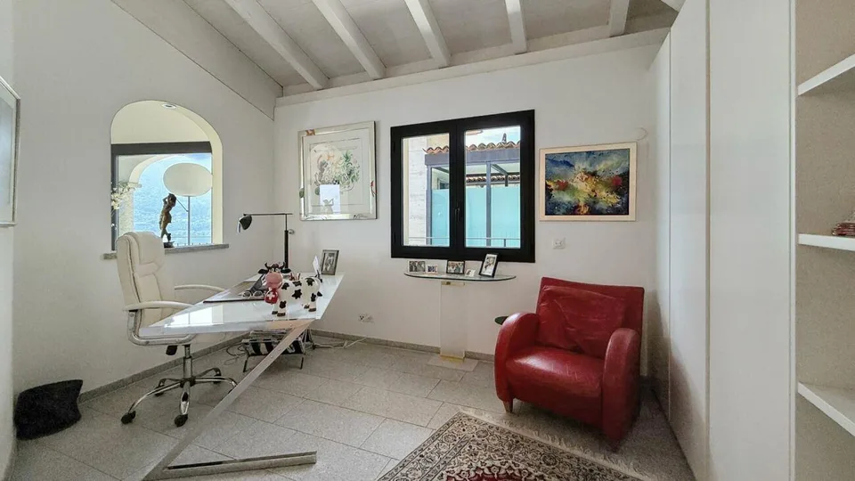 Brissago - Moderne Villa mit Aufzug und Innenpool – Foto 7 von 17