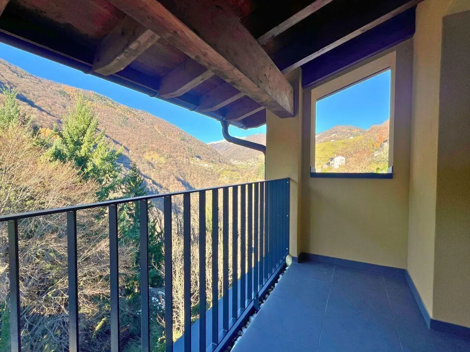 Modernes Dachgeschoss mit 3.5 Zimmern, Balkon, Aussicht und zwei Autoabstellplätzen – Foto 9 von 20
