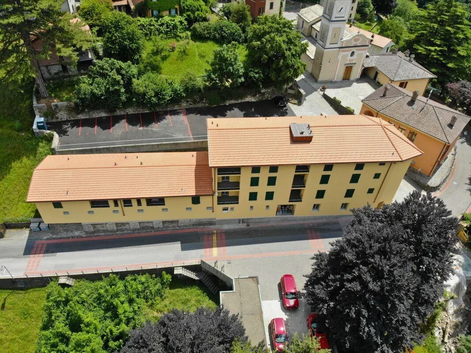 Modern 3.5-room attic apartment with balcony, view and two parking spaces