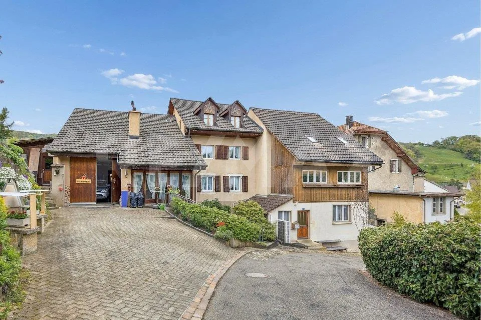 Grosszügiges Wohnhaus mit Potential