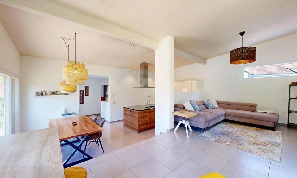 Top gepflegtes 5.5-Zimmer-EHF mit schönem Garten in 8213 Neunkirch