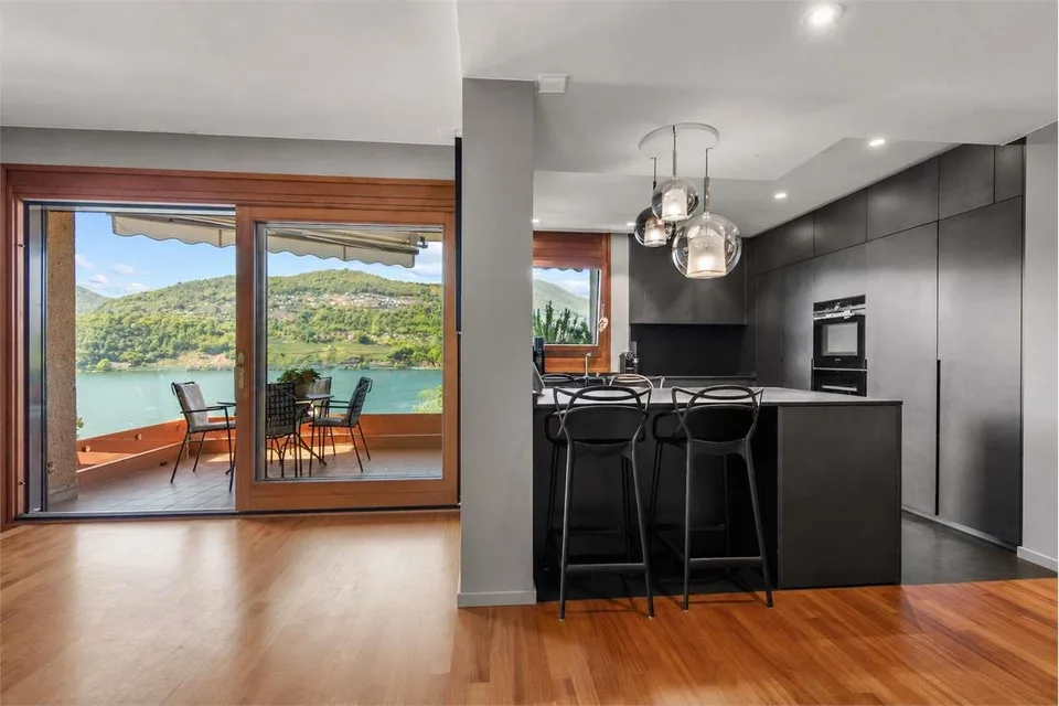 Exklusives Landhaus mit Seeblick, Pool und Anlegestelle – Foto 6 von 13