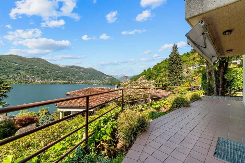 Exklusives Landhaus mit Seeblick, Pool und Anlegestelle – Foto 11 von 13