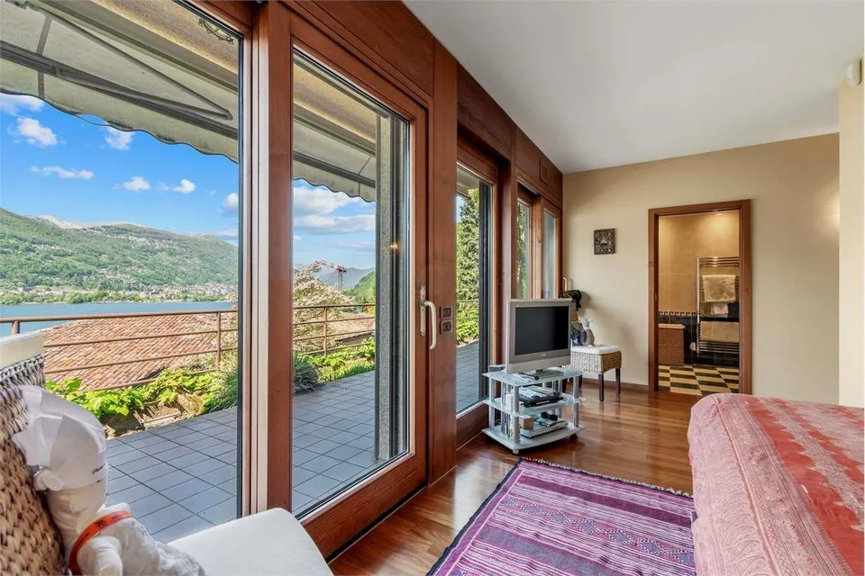 Exklusives Landhaus mit Seeblick, Pool und Anlegestelle – Foto 10 von 13