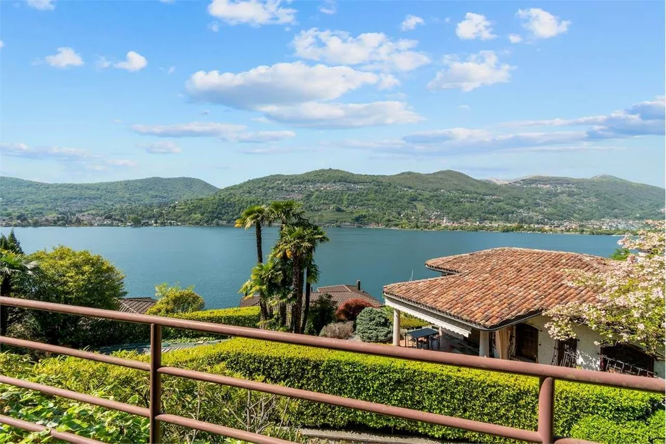 Exklusives Landhaus mit Seeblick, Pool und Anlegestelle – Foto 12 von 13