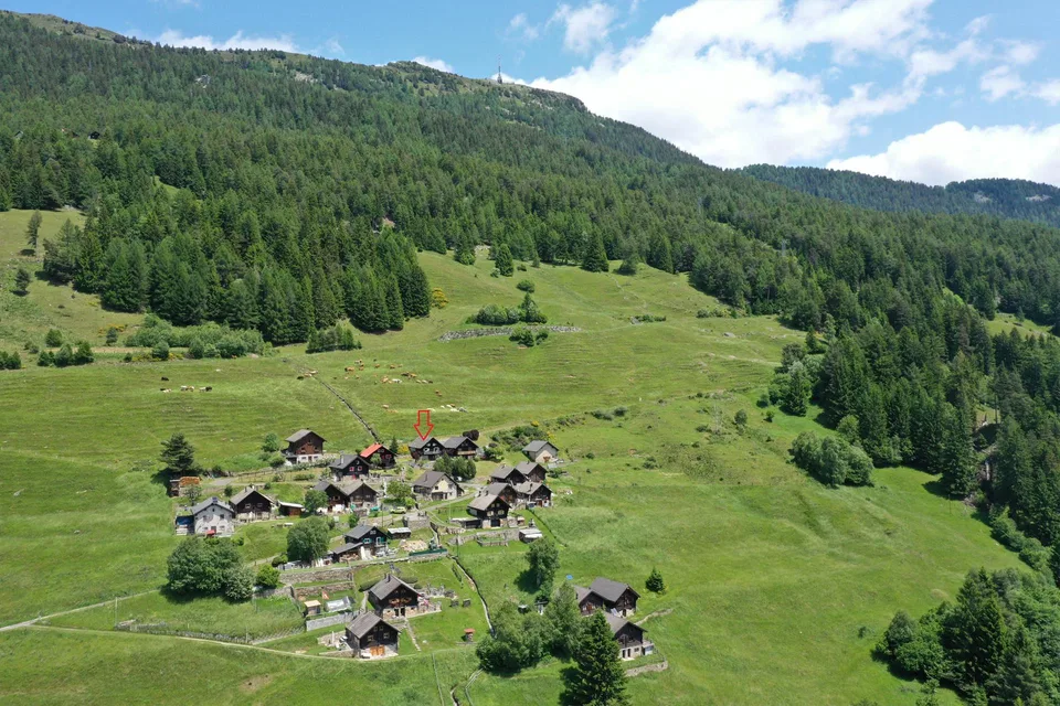 Idylle de montagne pure - maison de vacances rustique dans la belle Leventina avec une vue panoramique magnifique