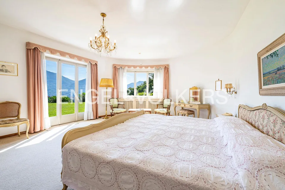 Villa méditerranéenne exclusive avec piscine et vue dégagée – photo 7 sur 13