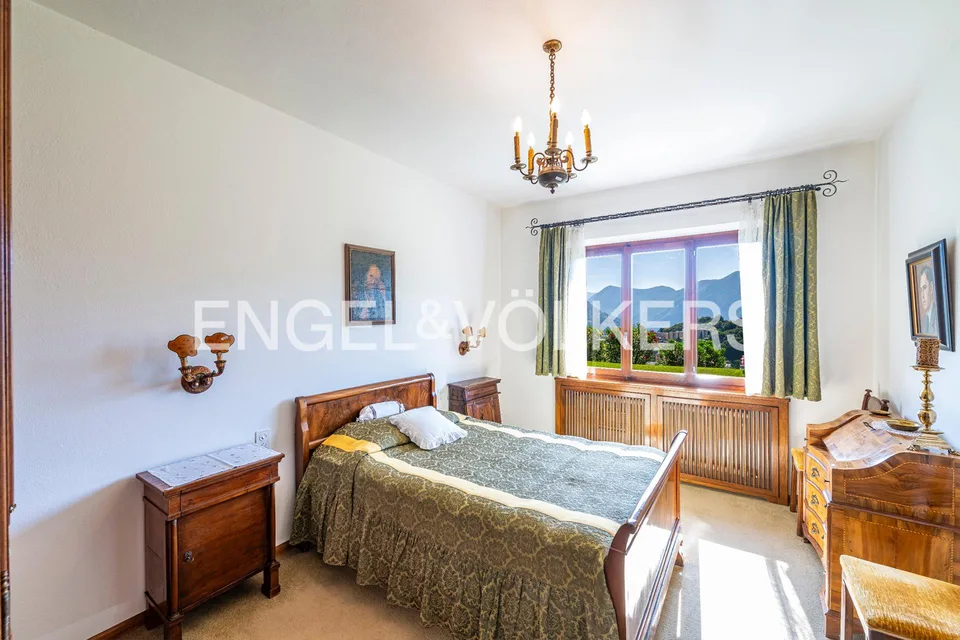 Villa méditerranéenne exclusive avec piscine et vue dégagée – photo 9 sur 13