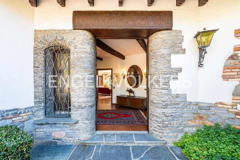 Villa méditerranéenne exclusive avec piscine et vue dégagée – photo 11 sur 13