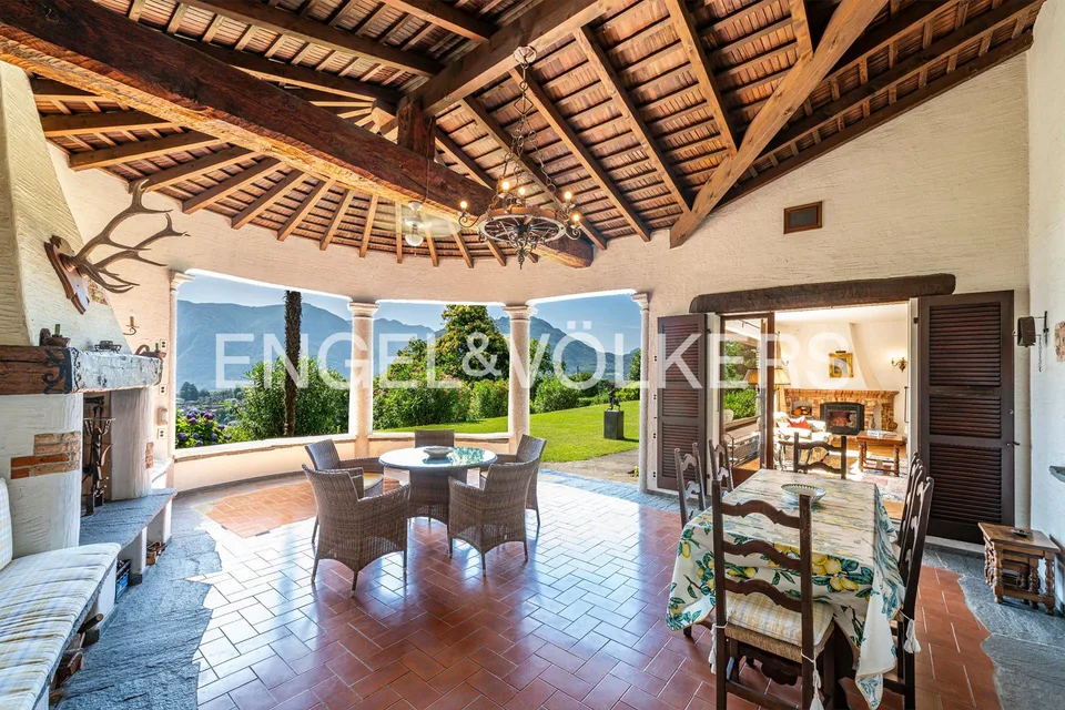 Villa méditerranéenne exclusive avec piscine et vue dégagée – photo 6 sur 13