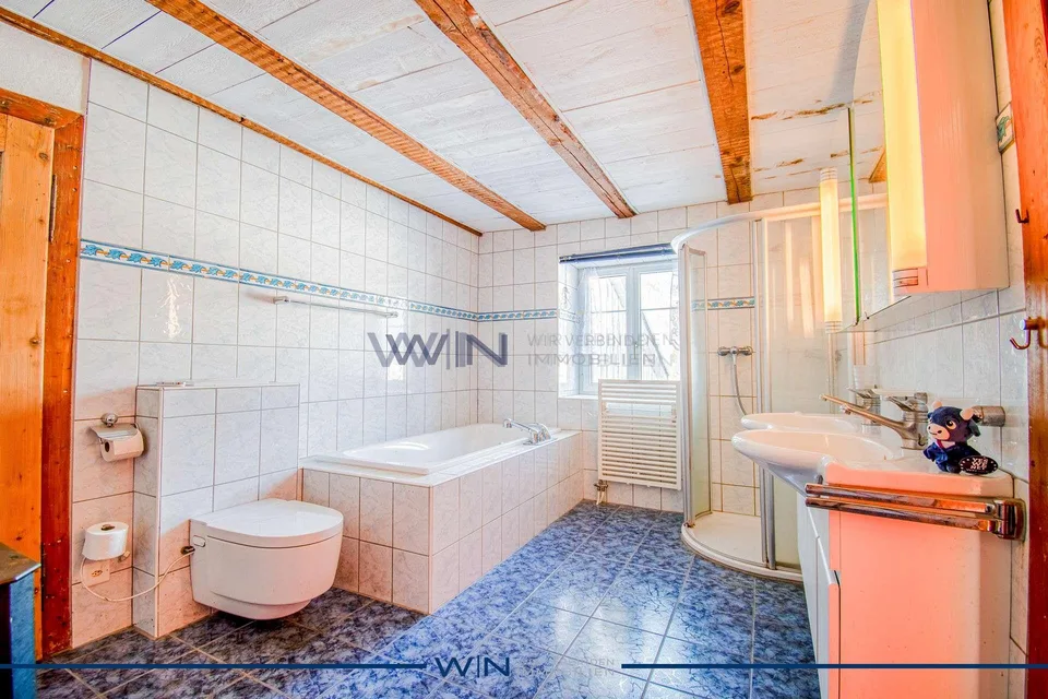 Maison avec un appartement séparé et un cabinet/atelier/stockage – photo 6 sur 9