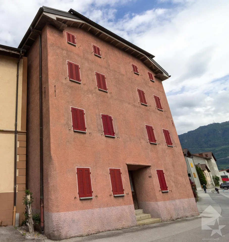 Maison villageoise et grange à rénover entièrement