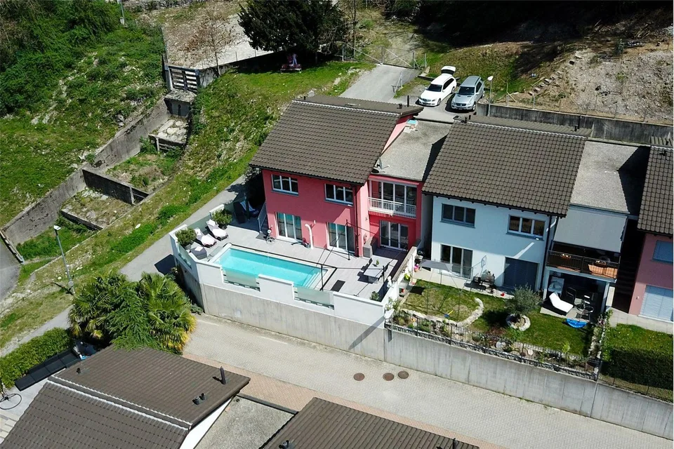 Komfortables Ferienhaus mit Pool und Terrasse