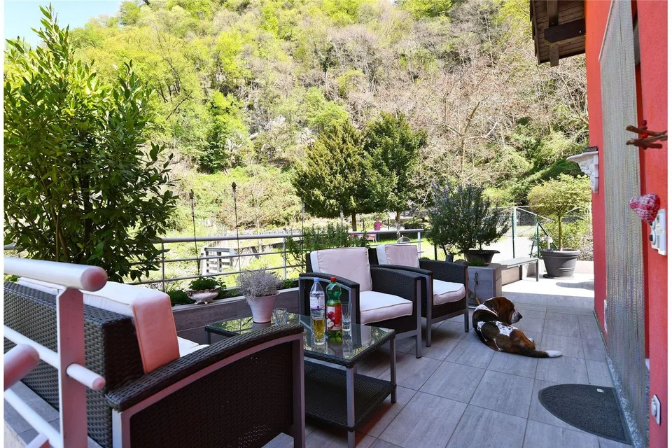 Komfortables Ferienhaus mit Pool und Terrasse
