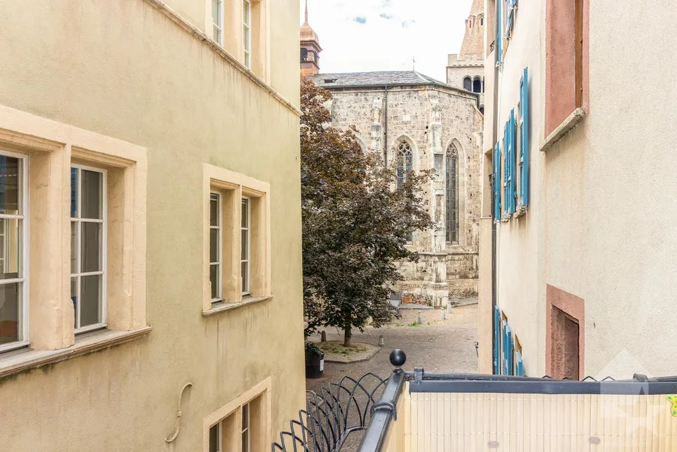 Appartamento 4 locali in un edificio storico della città vecchia – foto 16 di 17