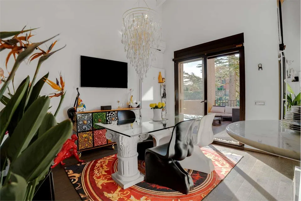 Appartamento 4.5 locali di lusso con parziale vista lago in vendita a