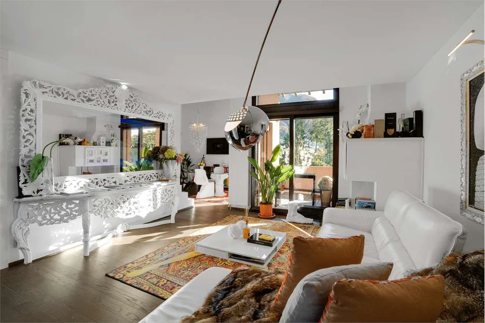 Appartamento 4.5 locali di lusso con parziale vista lago in vendita a
