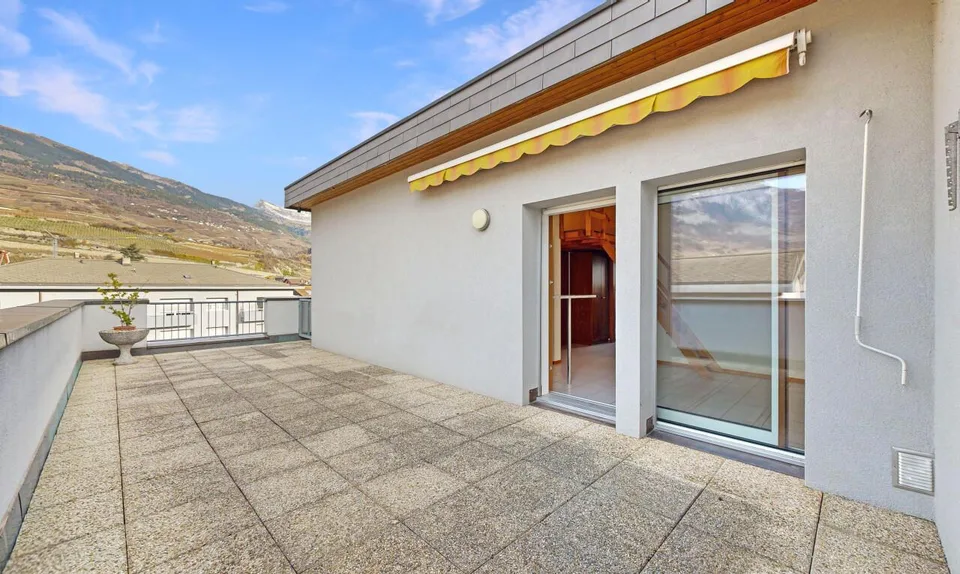 Attic 4 rooms in the heart of Conthey - Generous terraces – photo 11 of 19