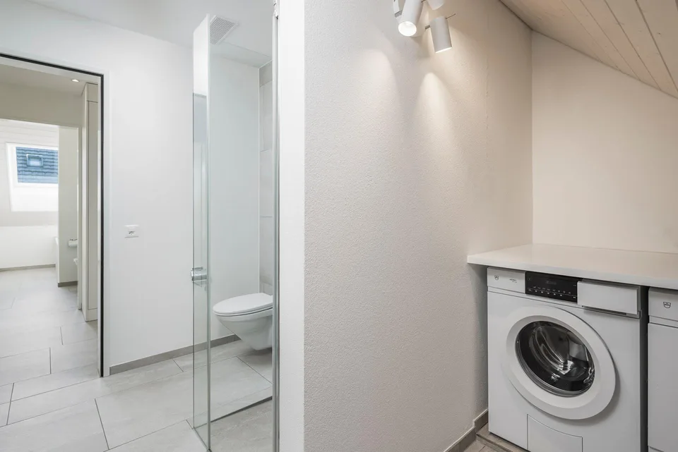 Traumhafte 3.5 Zimmer-Wohnung mit Galerie und Balkon – Foto 8 von 20