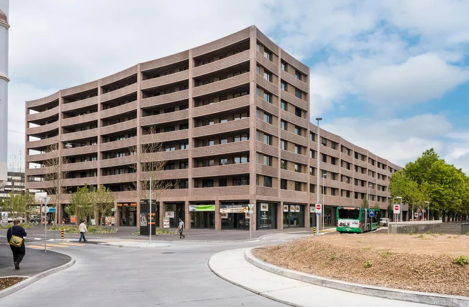 Appartement moderne avec atrium verdoyant