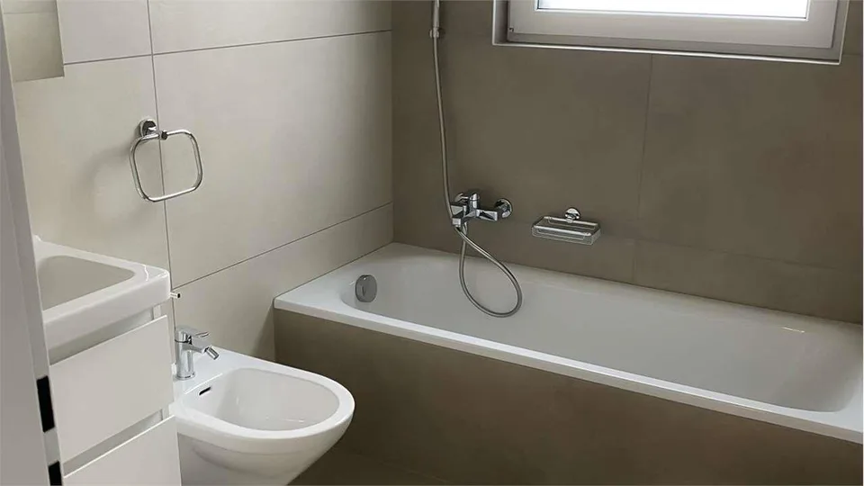 PORZA: 3,5-ZIMMER-WOHNUNG RENOVIERTE