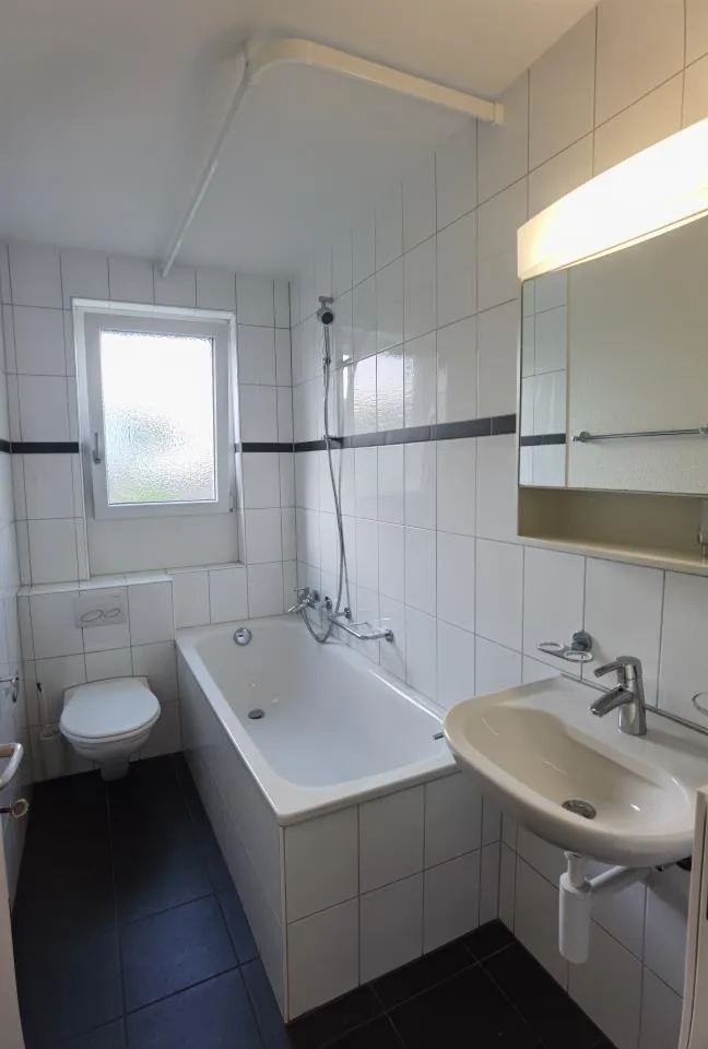 Incantevole appartamento di 3 locali in una zona tranquilla a Brügg BE