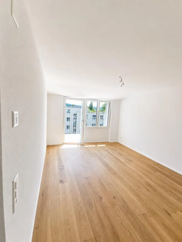 Frisch renovierte Dachwohnung nach umfassender Liegenschaftssanierung