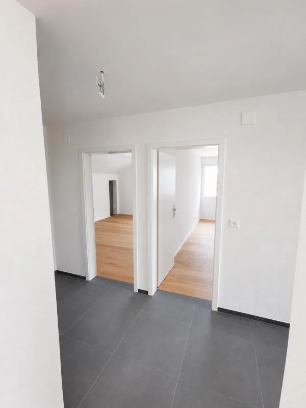 Frisch renovierte Dachwohnung nach umfassender Liegenschaftssanierung