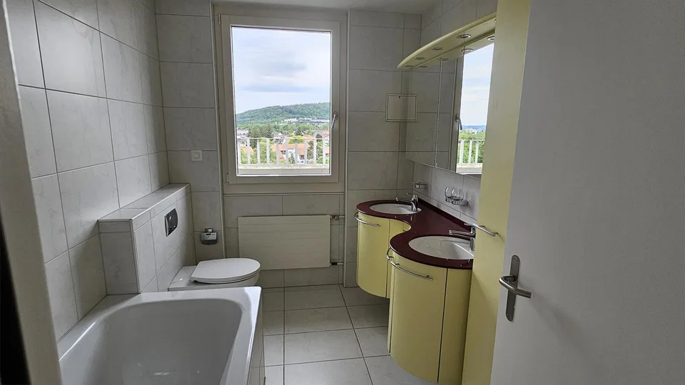 Gekühlte moderne 3.5-Zimmer-Attikawohnung mit Blick über Stadt – foto 13 di 19