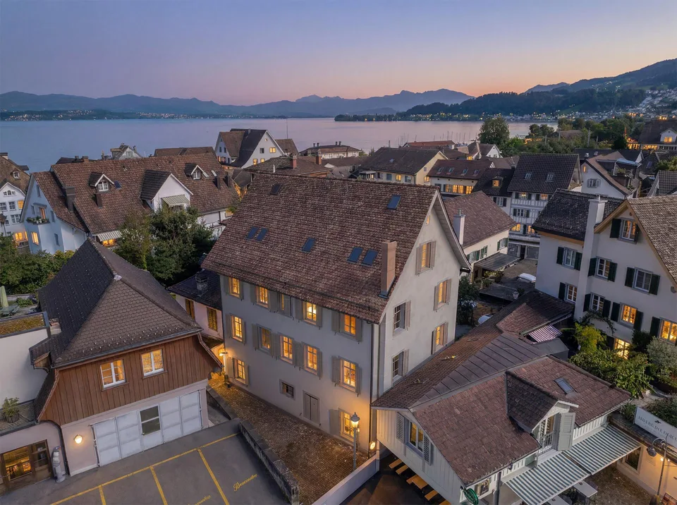 Erstvermietung: Dachwohnung mit grosser Terrasse zu vermieten
