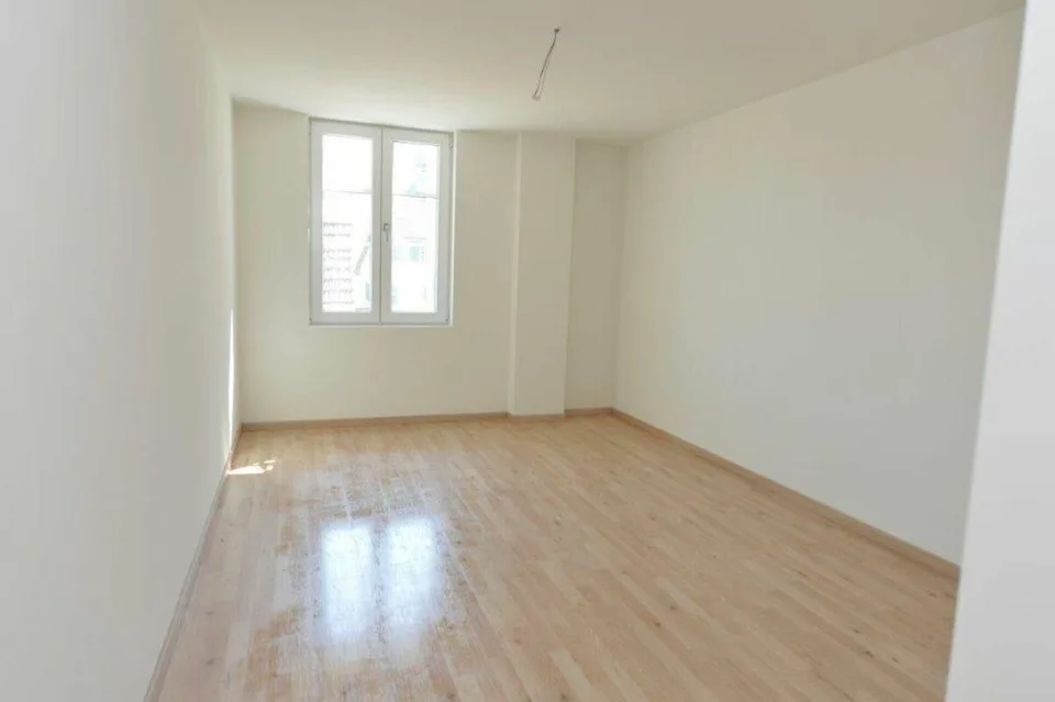 Grosse Wohnung zum vermieten!