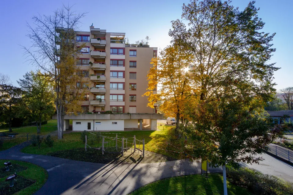 Schöne Aussicht in sonnenverwöhnter Liegenschaft!!!