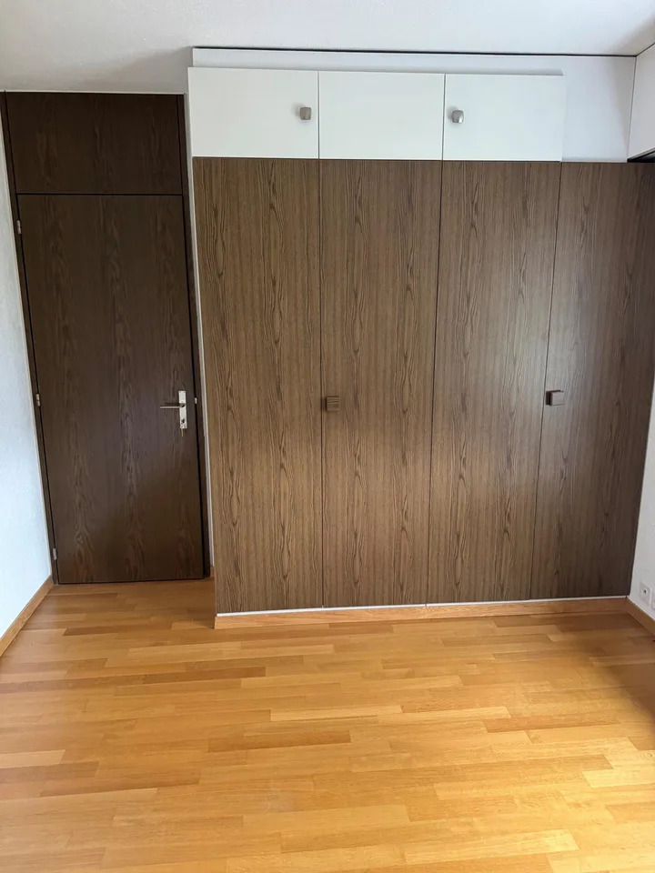 Grosszügige 5.5-Zimmer-Dachwohnung mit herrlichem Ausblick in Kleindöttingen – Foto 9 von 11