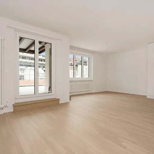 Sanierte 4.5-ZW mit Balkon und Terrasse im Zentrum von Biel