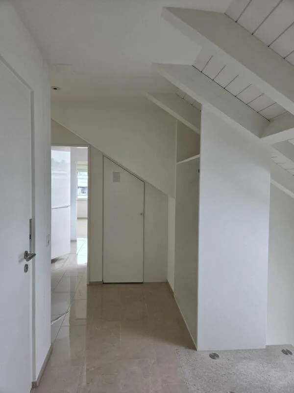 Superbe appartement en attique dans un emplacement central