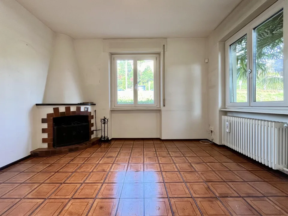 HELLER VILLA 6.5 MIT EBENEM GARTEN IN BALERNA