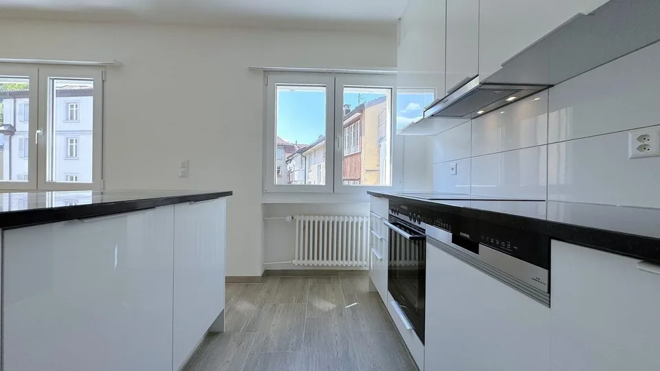 Erstvermietung nach Sanierung! Moderner 4.5 Zimmerwohnung mit Balko...