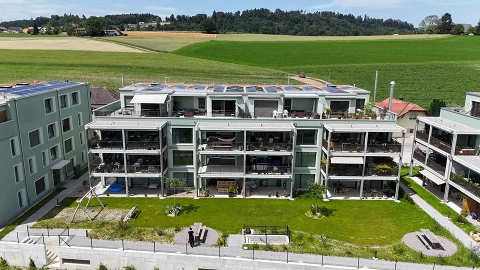Wohnqualität im Grünen – Schöne 2.5 Zimmerwohnung in Rosshäusern