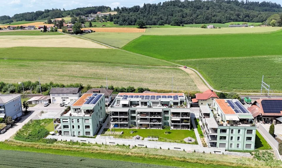 Qualité de vie dans un environnement vert, beau 2.5 pièces à Rosshäusern