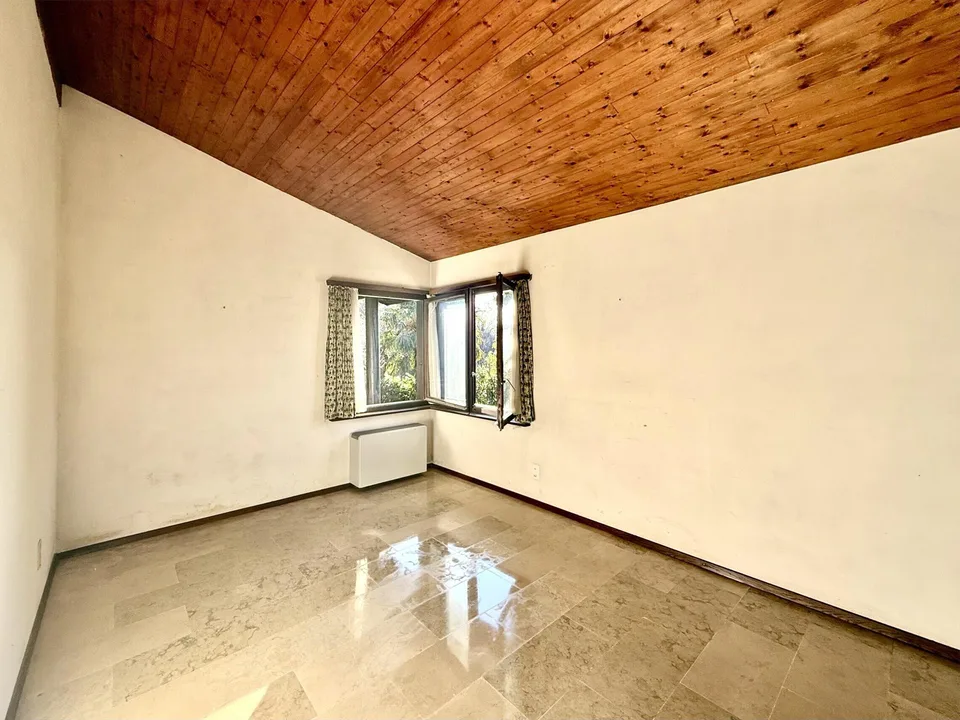 MAISON SPACIEUSE 4.5 PIÈCES AVEC VUE SPECTACULAIRE SUR LE LAC À AROGNO – photo 7 sur 9