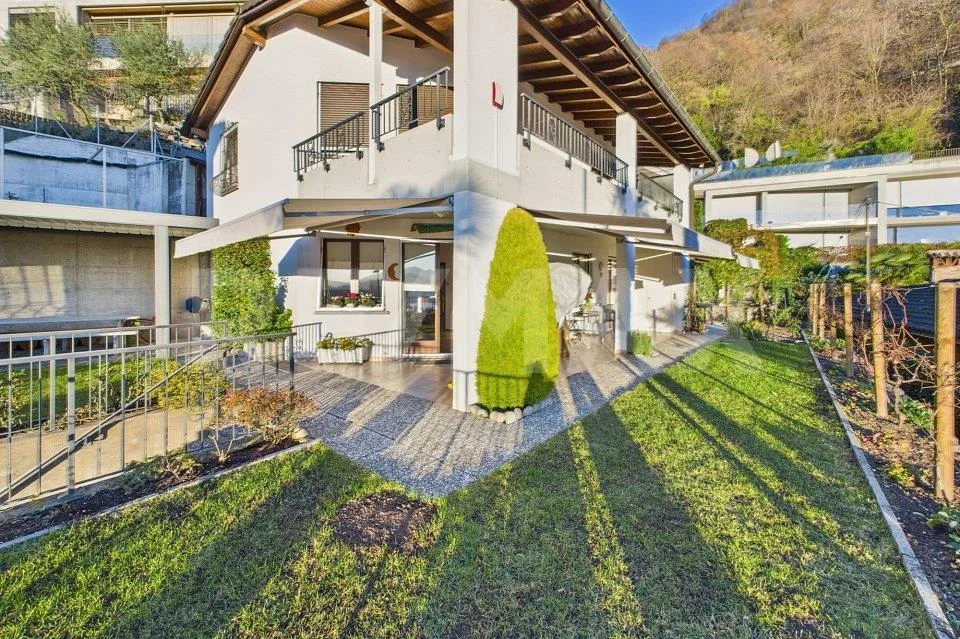 Villa esclusiva con vista lago