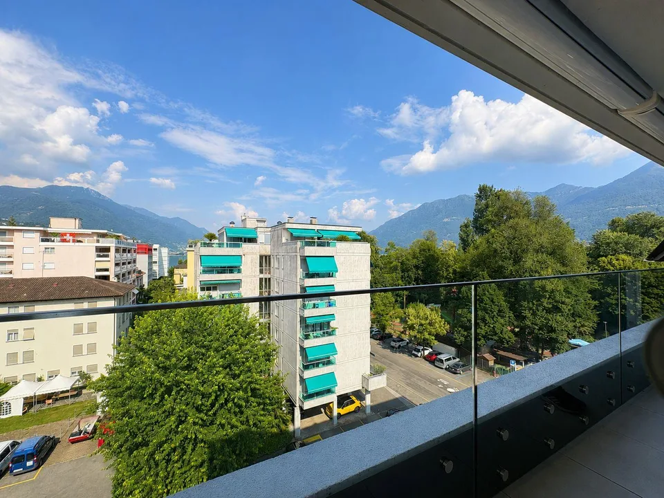 Helle 3.5-Zimmer-Wohnung nur wenige Schritte vom See entfernt | Lum... – Foto 10 von 11