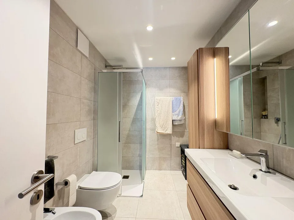 Helle 3.5-Zimmer-Wohnung nur wenige Schritte vom See entfernt | Lum... – Foto 7 von 11